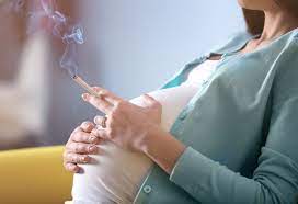 4 dangers of smoking during pregnancy